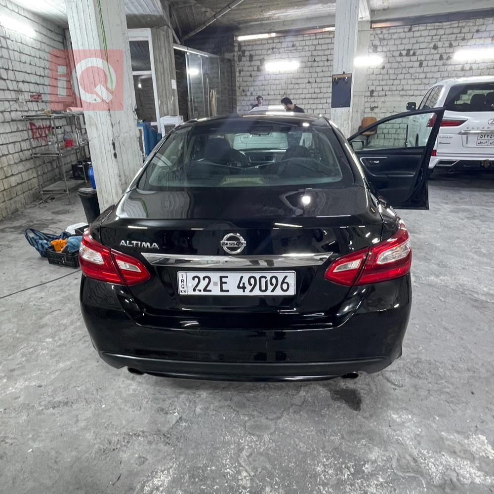 نيسان ألتيما